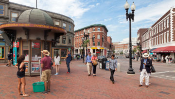 Harvard_Square_in_Cambridge,_Massachusetts