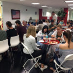 Gli studenti nella sala snack della TLA Language Academy a Fort Lauderdale