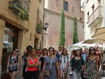 Colegio de Espana students do a walking tour of Salamanca