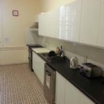 Una cucina del residence per studenti St. Raphaela