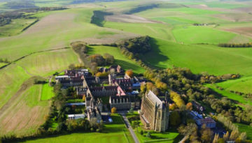 English-language-course-summer-camp-vacation-study-abroad-teenagers-juniors-boarding-school-campus-England (1)