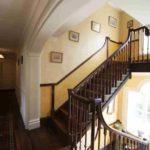 Le scale della scuola Trebinshun House