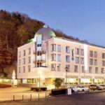 Il Radisson Blu di Spa, Belgio. La suite dove ha alloggiato Michael Schumacher durante il Gran Premio della Formula Uno a Francorchamps è in cima alla torre. La funicolare che porta dalla città alle terme moderne è alla sua sinistra.