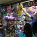 Gli studenti della scuola Genki di Tokyo in gita alla Nakano Broadway