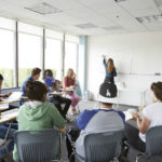 Una classe di studenti della scuola ELC di Los Angeles