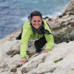 Uno studente durante una sessione di arrampicata a Malta