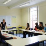 Gli studenti in un'aula della scuola English in Chester 
