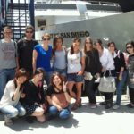 Gli studenti della scuola Converse fanno il tour del porto