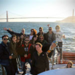 Gli studenti della Converse school di San Francisco durante una crociera nella baia di San Francisco