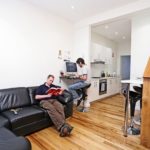 La cucina e il soggiorno della casa dello studente Studyhouse 