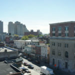 Una vista su Jersey City dalla FLS International New York