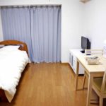 Una stanza da letto del residence per studenti della scuola Genki Fukuoka