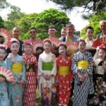 Gli studenti della scuola Genki Fukuoka ad un festival locale