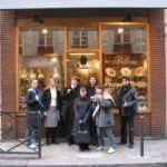 France Langue Paris school students at a French bakery