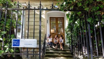 study learn vacation French language course abroad France Langue school Paris France (9)