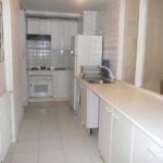 La cucina di un appartamento condiviso vicino alla scuola Eureka