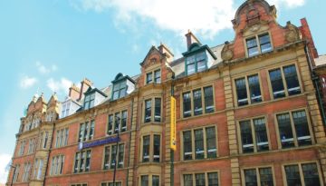 vacation study English language abroad International House Newcastle school in United Kingdom (5)