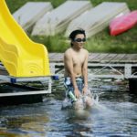 I campeggiatori del Camp Eagle Hill nel parco acquatico