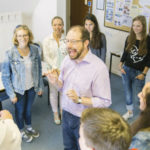 I studenti della BEET durante un'attività in classe