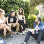 Gli studenti nel giaridno di ELC a Bristol