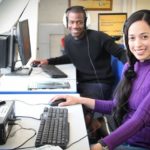 Gli studenti  nella sala computer