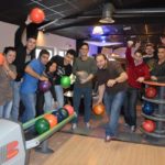 Gli studenti della scuola Kapito al bowling
