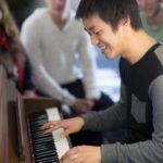 Il Pianoforte nell'area comune degli studenti della LSI Portsmouth 