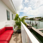 Il balcone di una famiglia della scuola Rennert di Miami 