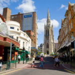 La strada di St Peter's a Bournemouth