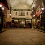 Una ricostruzione di una strada vittoriana nel Abbey House Museum