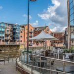 Un bar sul fiume di Leeds