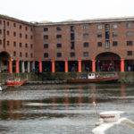 Il colonnato dell'Albert Dock, Liverpool, Inghilterra