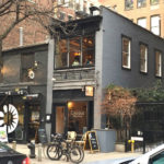 Un paninoteca francese caratteristico a Greenwich Village (già una vecchia casa editrice) da provare almeno una volta durante il viaggio studio a New York, New York, Stati Uniti