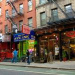 Una strada tipica del Greenwich Village, New York, Stati Uniti