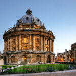 La Radcliffe Camera a Oxford al crepuscolo