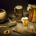 Reliquie dell'era dei Tudor provenienti dalla Mary Rose all'Historic Dockyard di Portsmouth