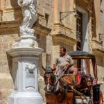 Una carrozza in una strada di Mdina, Malta