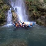 Gli studenti della scuola Espanole in canoa
