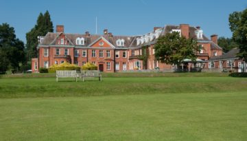 international-english-language-course-activity-vacation-study-abroad-juniors-teenagers-more-than-english-summer-school-ludlow-uk