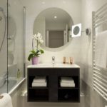 Un bagno deluxe a 3 stelle di un apart'hotel a Parigi