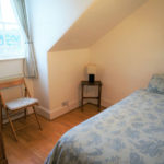 Una stanza singola di un appartamento della scuola Globe English Centre a Exeter