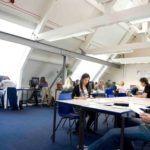 La sala computer della scuola International House Newcastle 