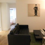 Salottino negli appartamenti Rennert in Midtown Manhattan a New York