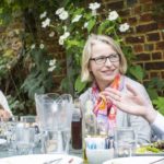 Gli studenti della scuola London School of English Canterbury a pranzo