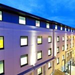 L'edificio del residence estivo St George's Center