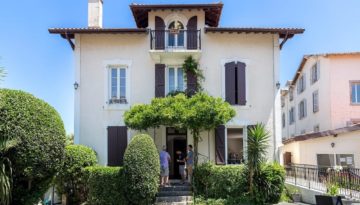 study learn vacation French language course abroad France Langue school Biarritz France (3)