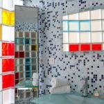 Un bagno dell'apart'hotel con la piscina sul tetto a Nizza