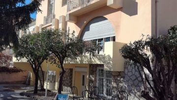 study learn vacation French language course abroad France Langue school Nice France (4)