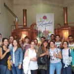 Gli studenti della scuola Collegium Palatinum-IH Heidelberg in una fabbrica della birra
