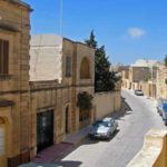 La vista da un balcone di una stanza da letto del Countryside Apartment della scuola BELS di Gozo, Kercem